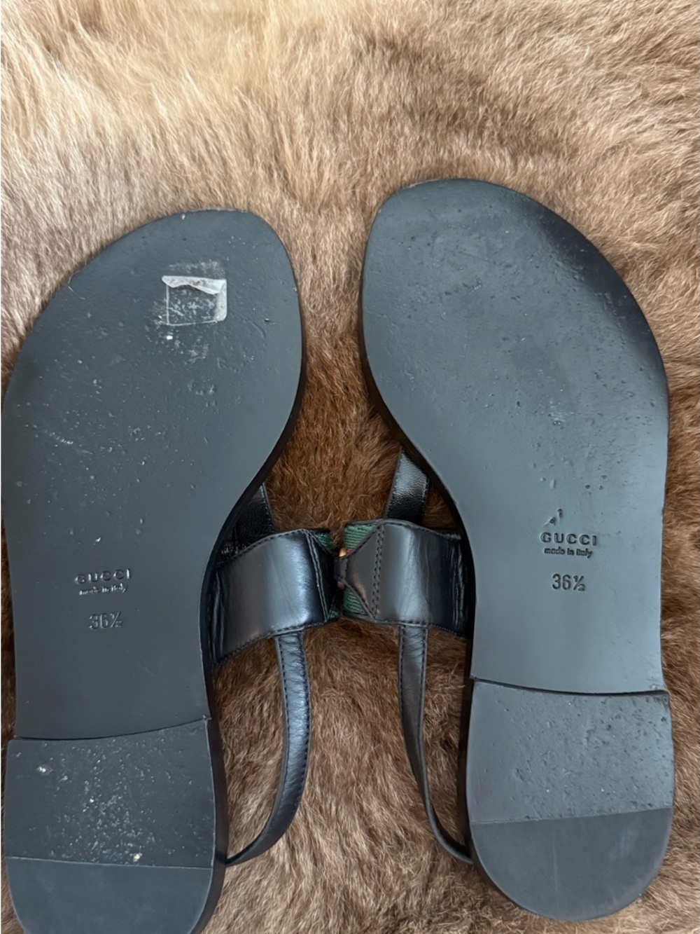 Gucci Black Leather Thong Sandals with Green and Red Web - Picture 3 of 4